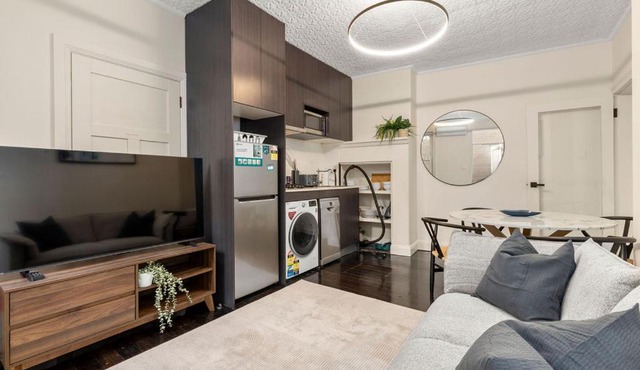 Historic Millers Point Stay 2BR Near Barangaroo