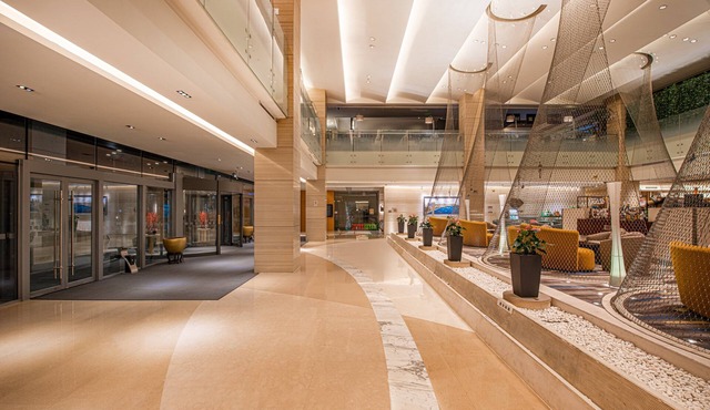 Holiday Inn Qingdao City Centre by IHG
