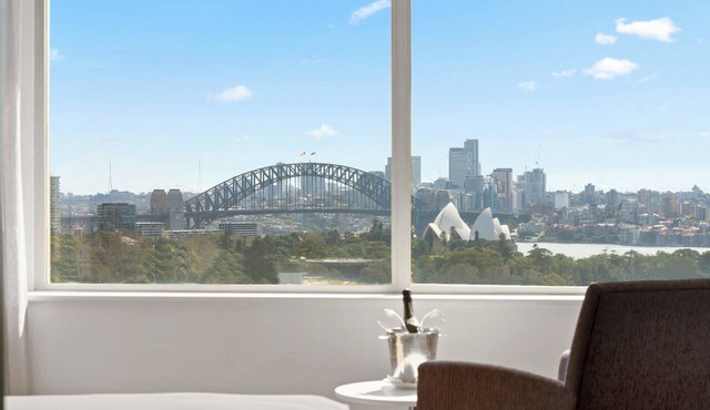 Holiday Inn Sydney Potts Point by IHG