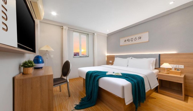 Home Inn-Wuhan Yellow Crane Tower Epiphyllum Forest Huayi Select Hotel