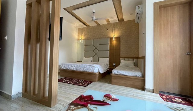 Hotel B P Emerald in Mathura