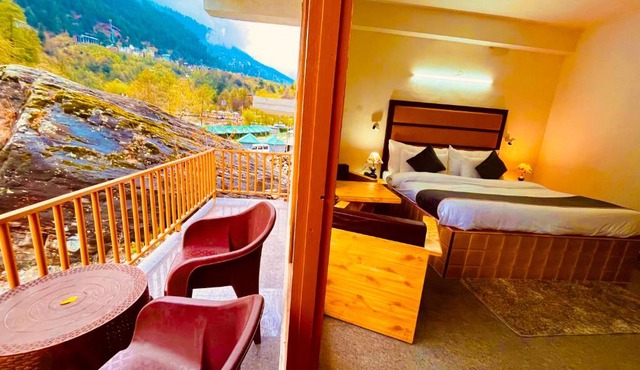 Hotel Beas River Retreat - A Riverside Hotel with Balcony