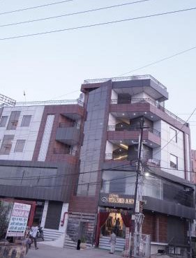 Hotel Golden Aura Inn