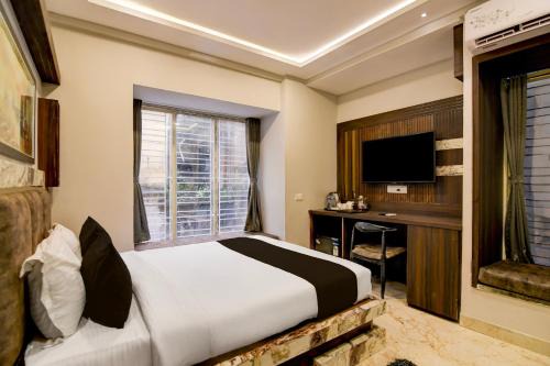 Hotel O The Lake Regency