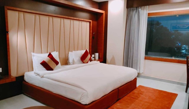 Hotel Palm International by Pipal