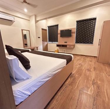 Hotel Param INN