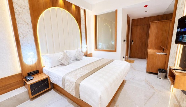 Hotel The Santorini Elite