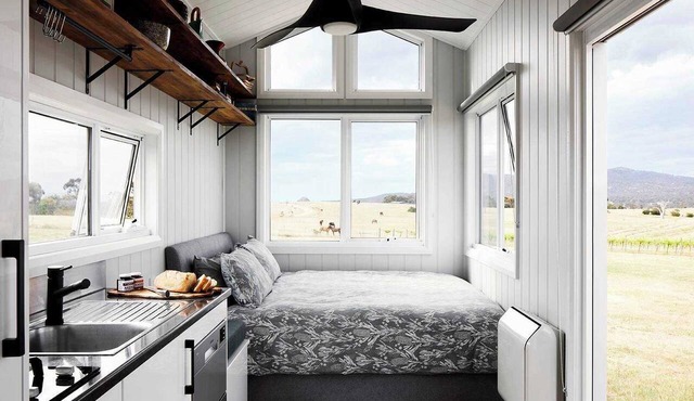 Hounds Run Tiny House | Unique Vineyard Stay