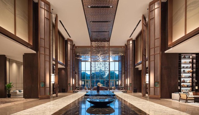 HUALUXE Haining by lHG- 5Minutes Drive to Haining China Leather Mall