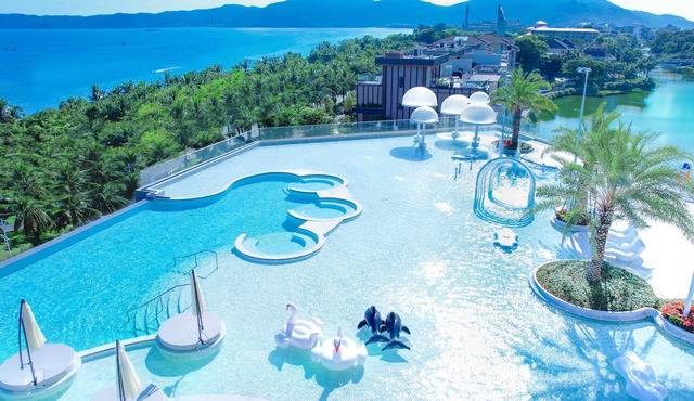 HUALUXE Sanya Yalong Bay Resort by IHG