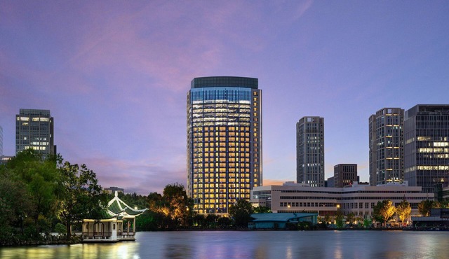 HUALUXE Shanghai Changfeng Park by IHG