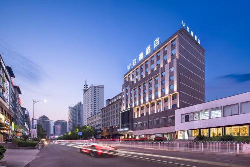 Huanman Hotel