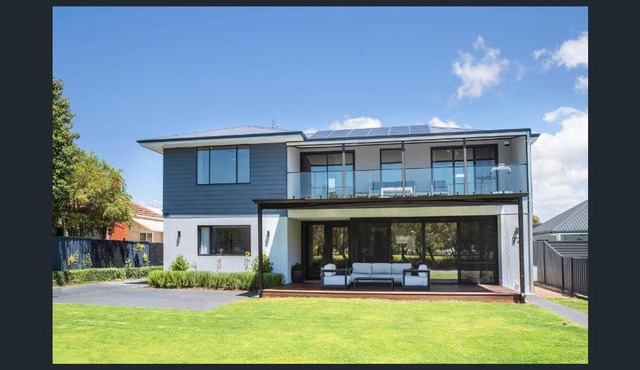 Huge Luxury Busselton Jetty