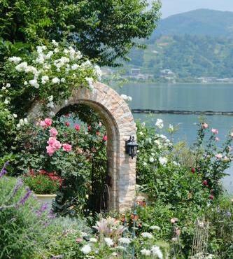 Hushan Yinyun British Seaview Garden Resort Manor