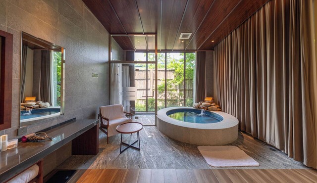 Hyakumangoku Onsen Hotel - Free Shuttle Service to Shanghai Disneyland