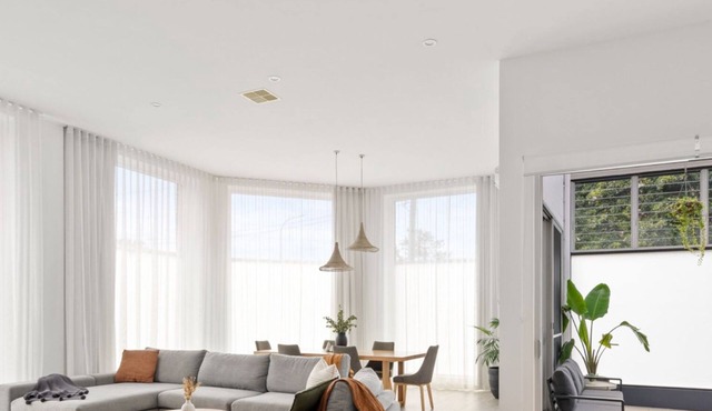 Industrial Luxe - Cooks Hill - Walk Everywhere