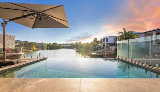 Infinitys Edge Darwin Luxury Waterfront Oasis