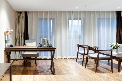 Jiayoulong Hotel, Chenggong District, Kunming