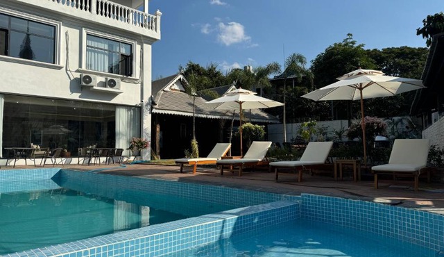Jinghong City Chenduo Nanshan Hotel