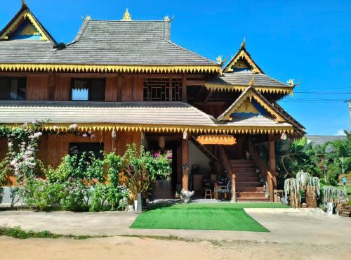 Jinghong Manyun Dai Village Inn