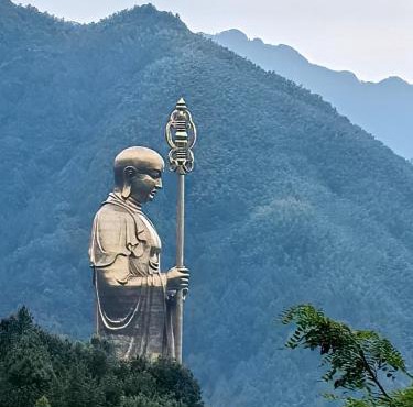 Jiuhua Mountain Tanfeng Resort Homestay 远眺山景大佛 九华山潭风民宿