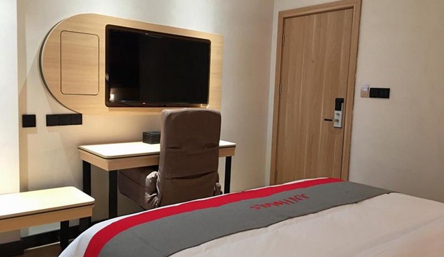 JUN Hotels Sichuan Emeishan Suishan Town Yanbei South Road