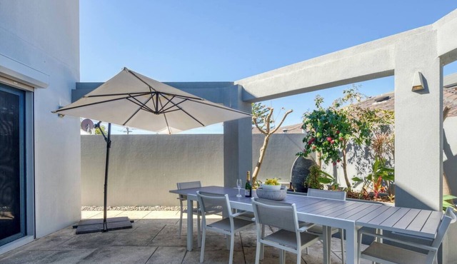 Karrinyup Villa Lush Indoor Outdoor Living