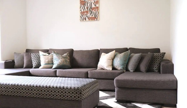 Kellyville Modern & Stylish House for family &work