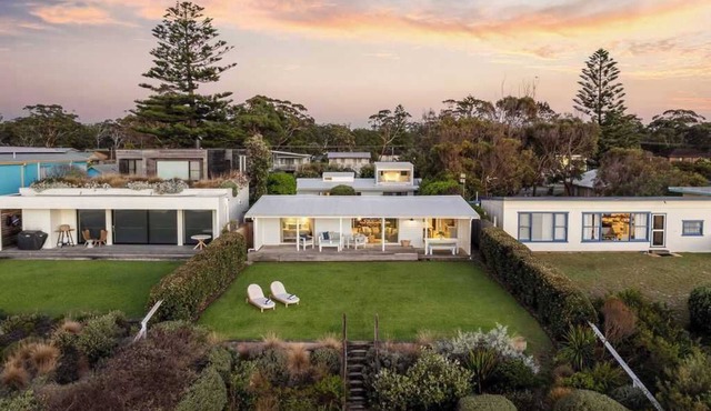 'Kindred' Absolute Beachfront Retreat