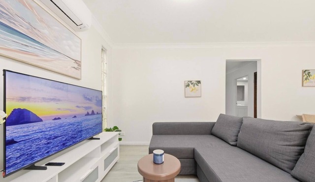 KozyGuru | Cabramatta | Spacious Family Townhouse