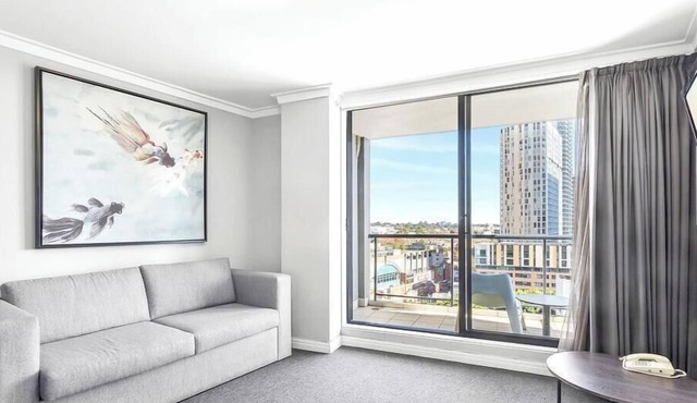 KozyGuru | Central Sydney | 2 Bed 2 Bath City View