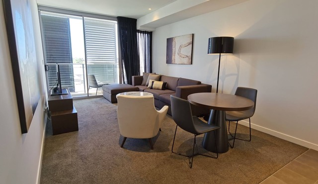 KOZYGURU | Chatswood | Luxury Studio | Walk to Chatswood Chase