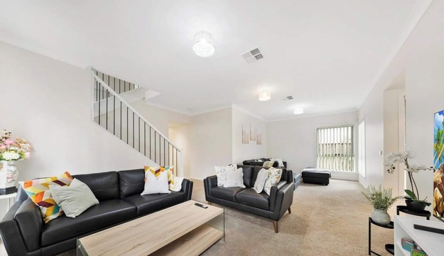 KozyGuru | Kellyville Ridge | 4 Bedroom House