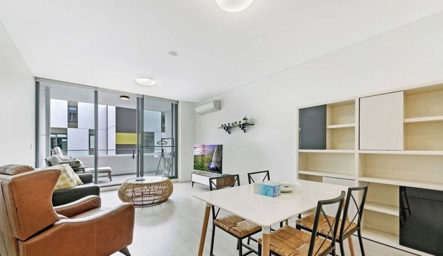 KOZYGURU | Mascot 2 Bed APT | FREE Double-PARKING
