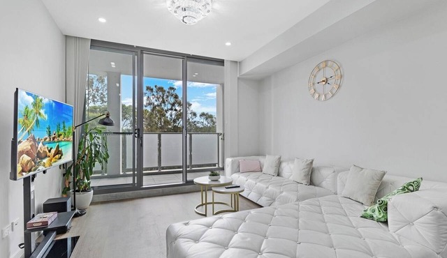 KozyGuru | Wentworthville | 2 Bed 2 Bath Apt