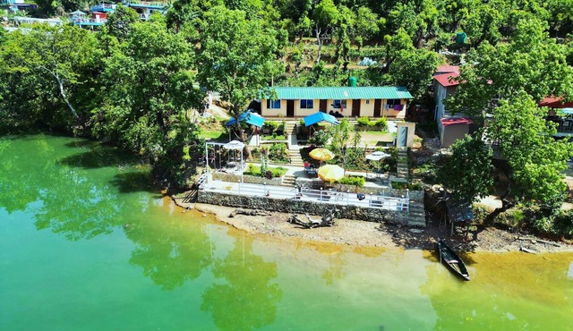 Lake Wave Cottage & Resturent