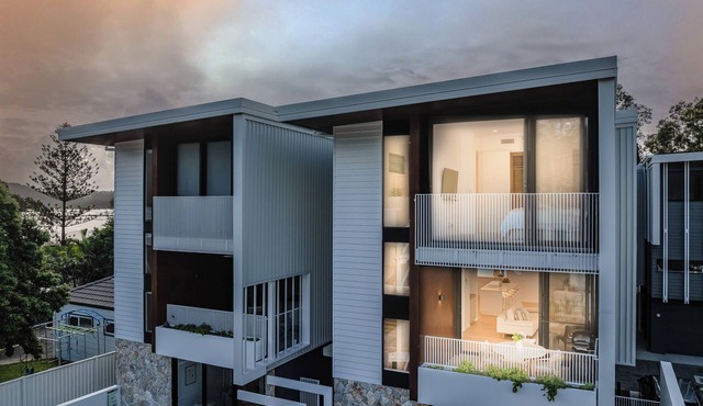 Lakefront Luxury Escape - Pet Friendly!