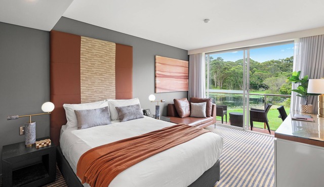 Lakeside Hotel and Conference Centre