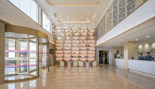 LAN WAN INTERNATIONAL HOTEL
