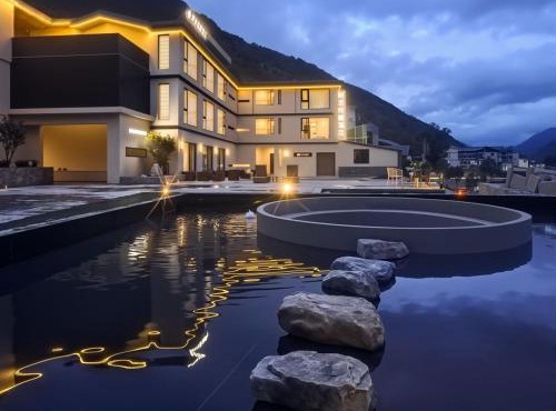 Langji Mizang Hotel