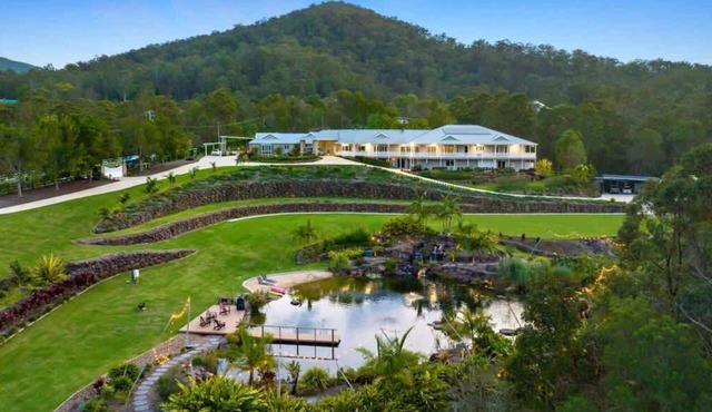 Large Furnished Hinterland Residence – Extended Stay / Corporate Rental
