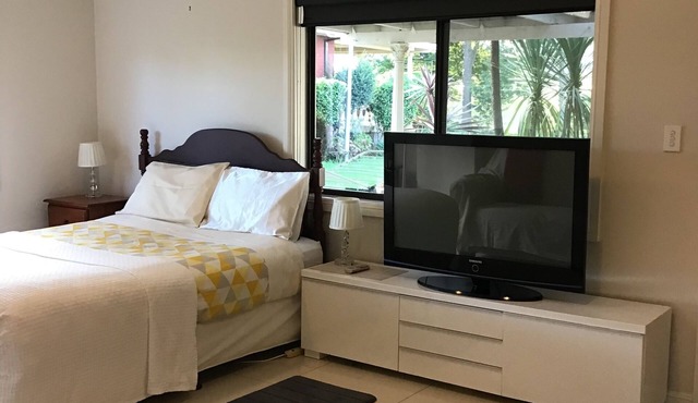 Large one bedroom Cottage in the heart of St Marys
