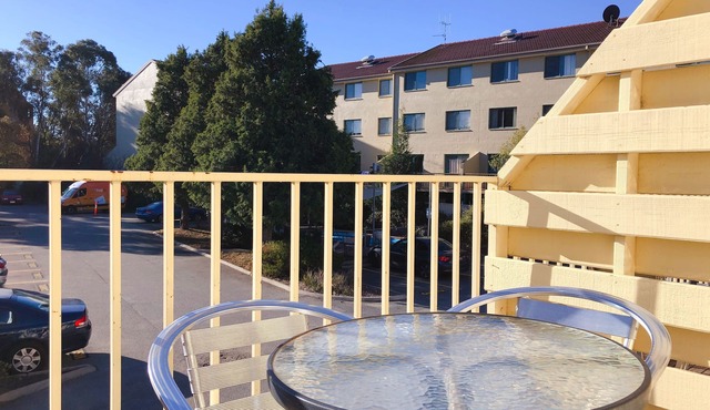 Larger Studio Unit in Griffith with Free Wi-Fi + Parking