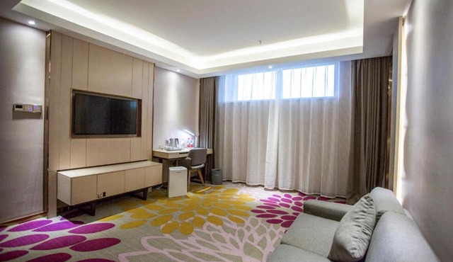 Lavande Hotel Changji Changning Road