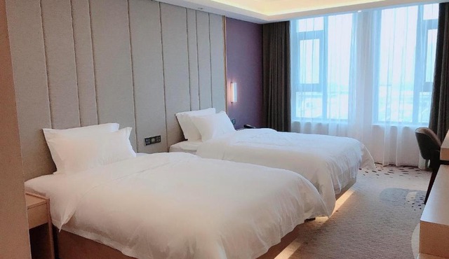 Lavande Hotel Mianyang Santai North Passenger Transport Center Binjiang Park
