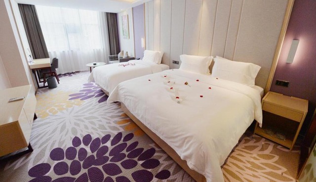 Lavande Hotel Xingyi Jushan Avenue