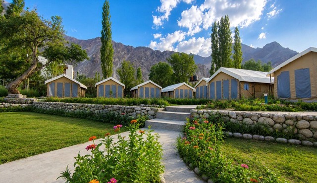 Ldazes camp hunder Nubra