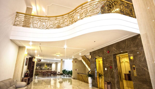 Le Centre Hotel