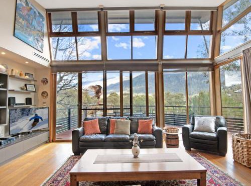 Les Perrieres Chalet - Spacious 2BR Chalet l Gym l Indoor Pool l Tennis l WiFi l BBQ