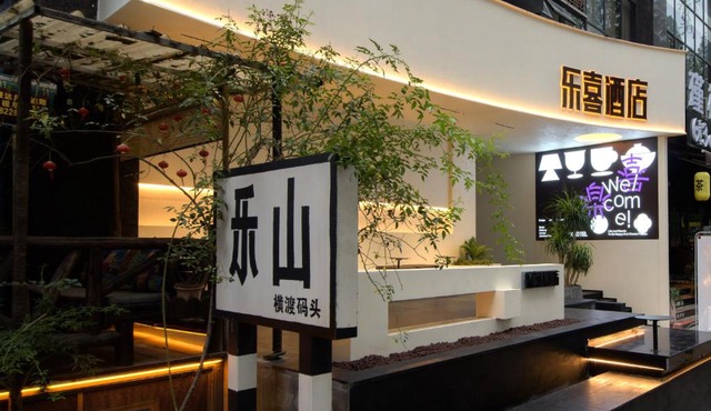 Lex River View Hotel